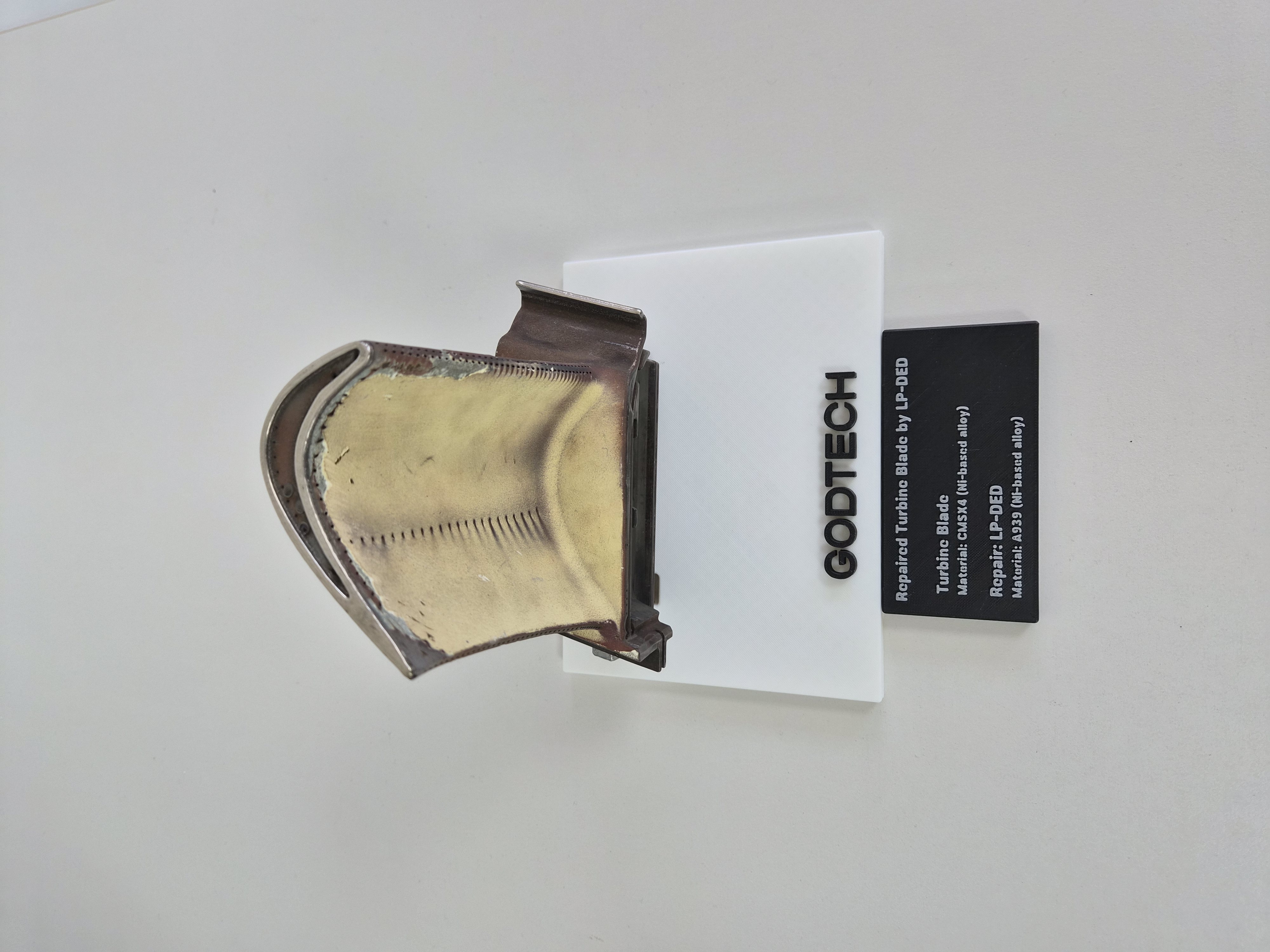 Repaired Turbine Blade by LP-DED